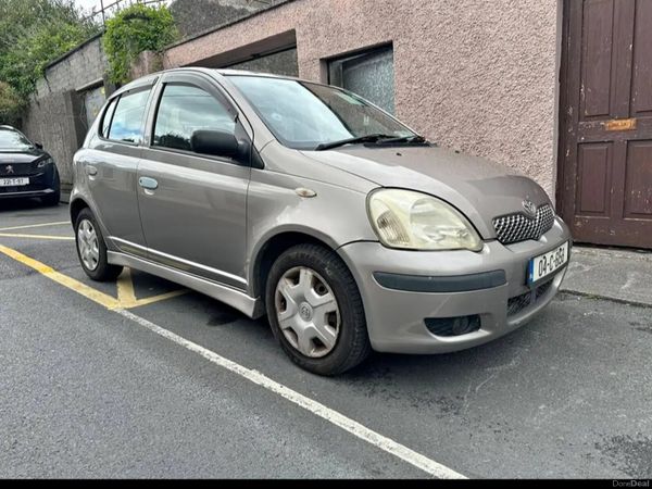 Toyota Yaris Hatchback, Petrol, 2004, Grey