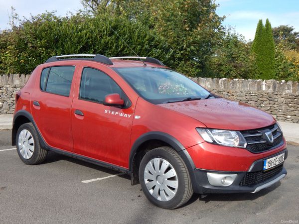 Dacia Sandero Stepway Hatchback, Diesel, 2015, Red