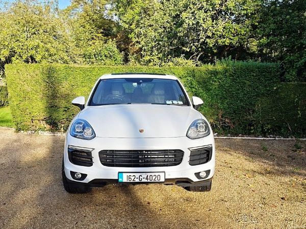 Porsche Cayenne SUV, Petrol Plug-in Hybrid, 2016, White