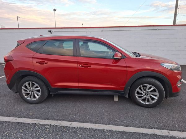 Hyundai Tucson SUV, Diesel, 2016, Red