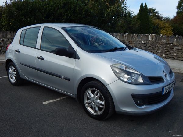 Renault Clio Hatchback, Petrol, 2006, Silver