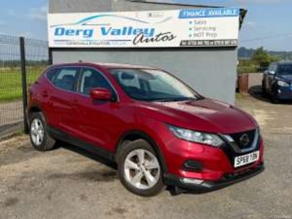 Nissan Qashqai SUV, Diesel, 2018, Red