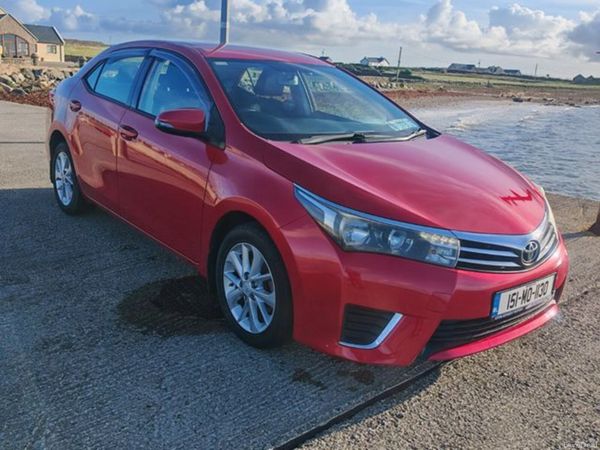 Toyota Corolla Saloon, Diesel, 2015, Red