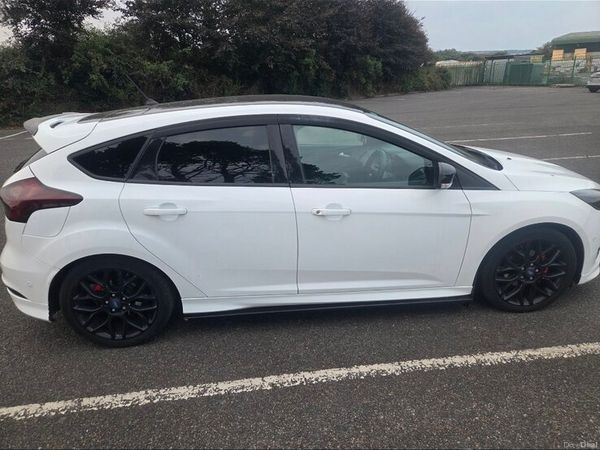 Ford Focus Hatchback, Diesel, 2018, White
