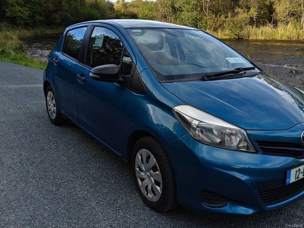 Toyota Yaris Hatchback, Petrol, 2012, Green