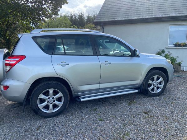 Toyota RAV4 SUV, Diesel, 2012, Silver