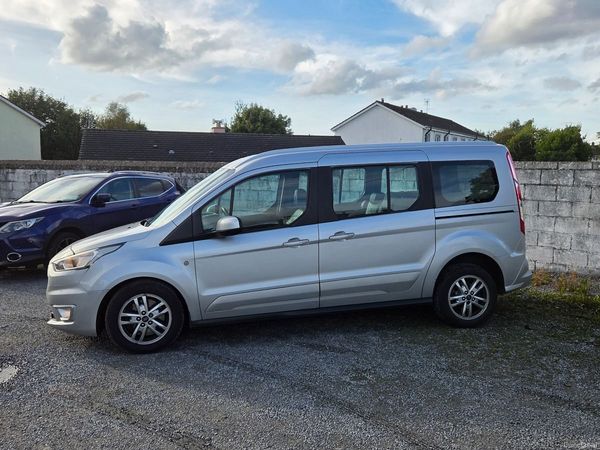 Ford Tourneo Estate/Jeep, Diesel, 2019, Grey