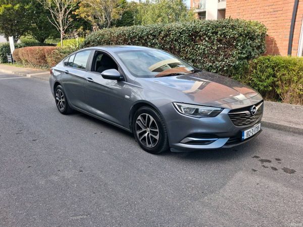 Opel Insignia Hatchback, Diesel, 2018, Grey