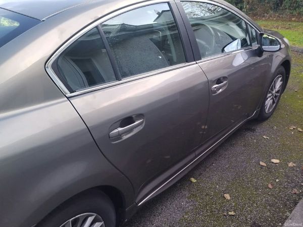 Toyota Avensis Saloon, Diesel, 2017, Grey