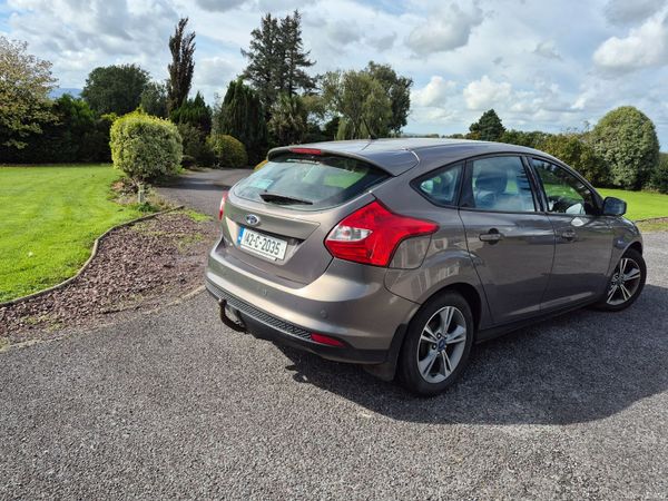 Ford Focus Hatchback, Diesel, 2014, Brown