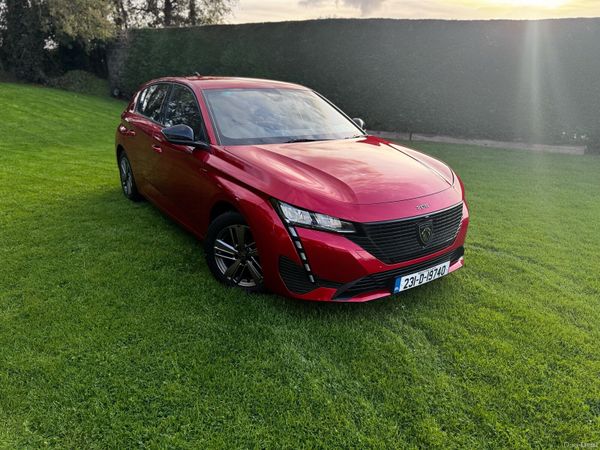 Peugeot 308 Hatchback, Petrol, 2023, Red