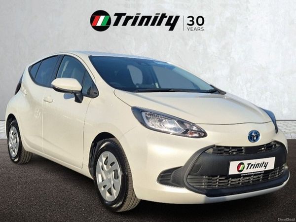 Toyota Aqua Hatchback, Petrol Hybrid, 2021, White