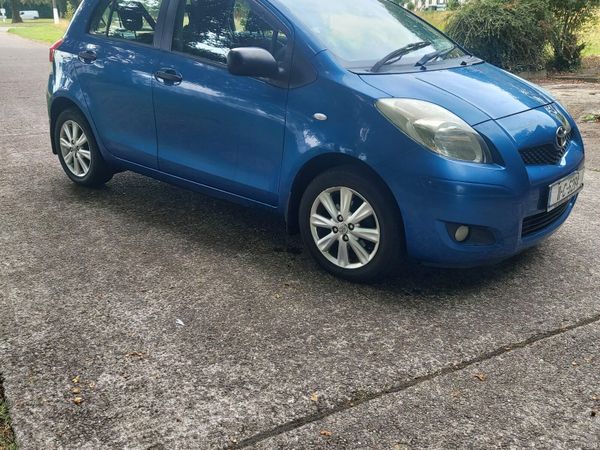 Toyota Yaris Hatchback, Petrol, 2011, Blue