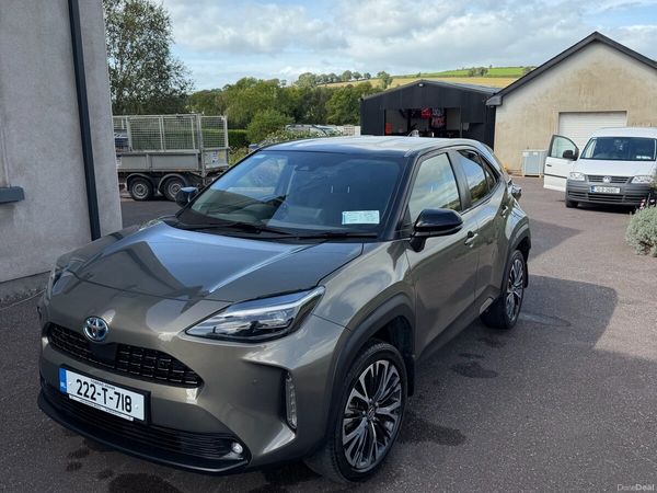 Toyota Yaris Cross Hatchback, Petrol Hybrid, 2022, Green