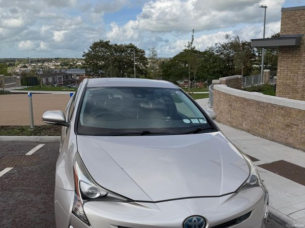 Toyota Prius Hatchback, Petrol Hybrid, 2016, Pink