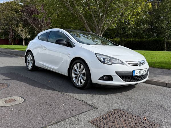 Vauxhall Astra Hatchback, Petrol, 2014, White