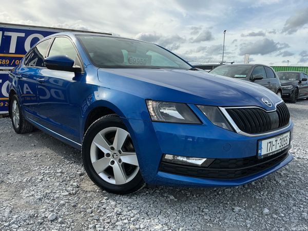 Skoda Octavia Saloon, Diesel, 2017, Blue