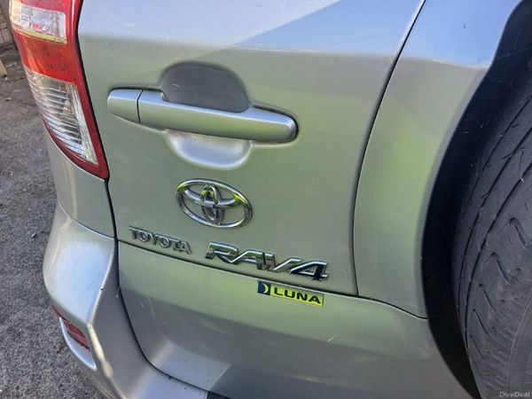 Toyota RAV4 SUV, Diesel, 2012, Silver