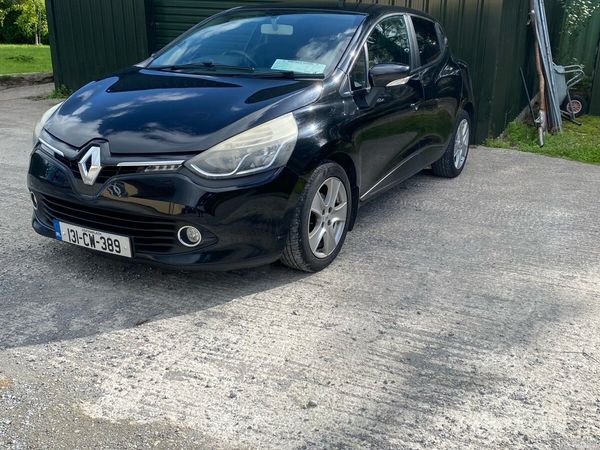Renault Clio Hatchback, Petrol, 2013, Black