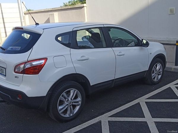 Nissan Qashqai Estate/Jeep, Diesel, 2012, White