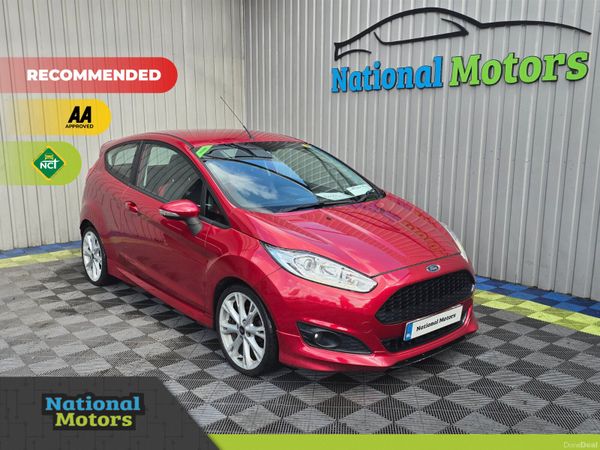 Ford Fiesta Hatchback, Petrol, 2015, Red