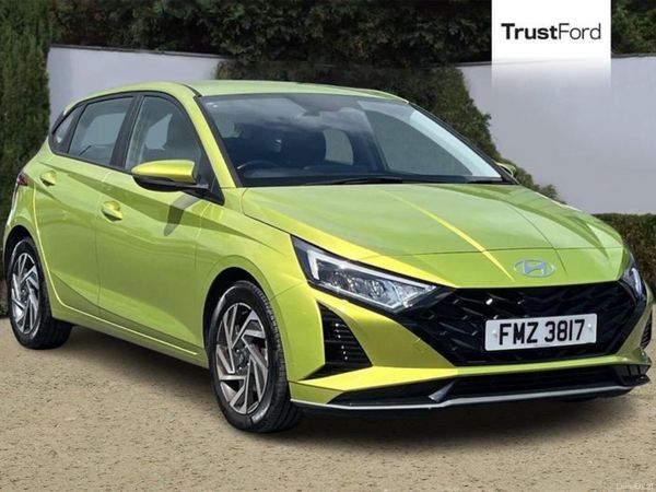 Hyundai i20 Hatchback, Petrol, 2024, Yellow