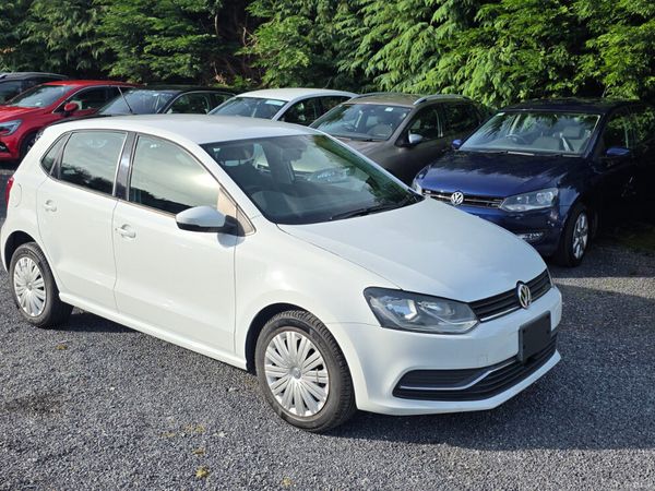 Volkswagen Polo Hatchback, Petrol, 2014, White