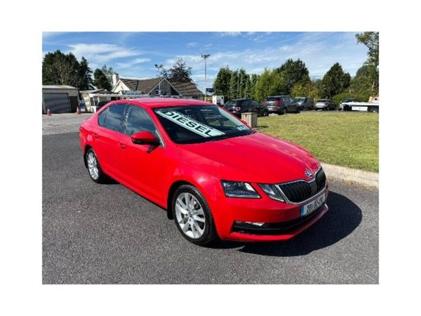 Skoda Octavia Hatchback, Diesel, 2020, Red