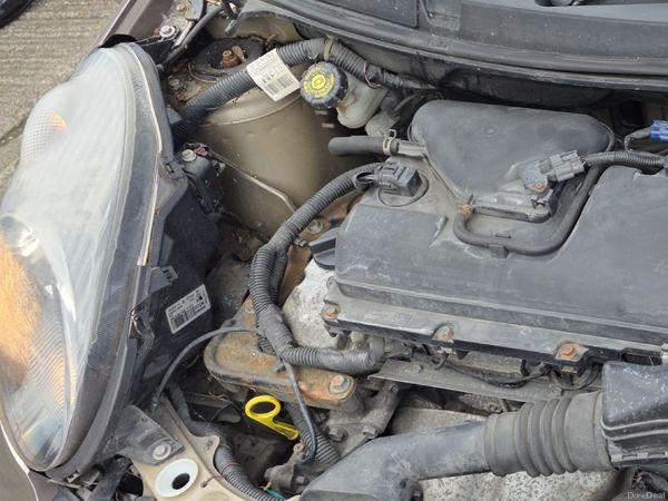 Nissan Micra Hatchback, Petrol, 2007, Gold