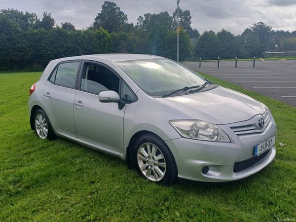 Toyota Auris Hatchback, Diesel, 2011, Silver