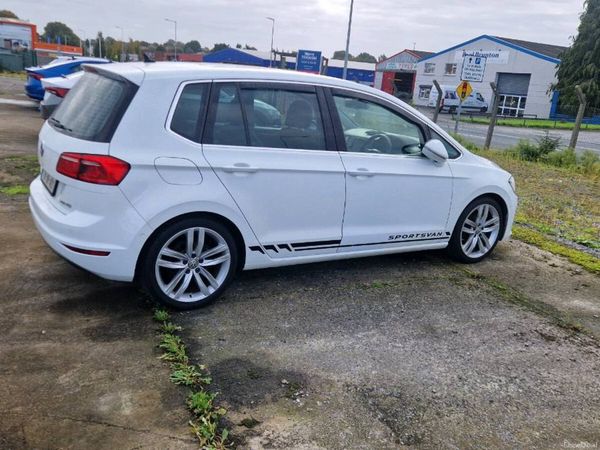 Volkswagen Golf Hatchback, Petrol, 2016, White