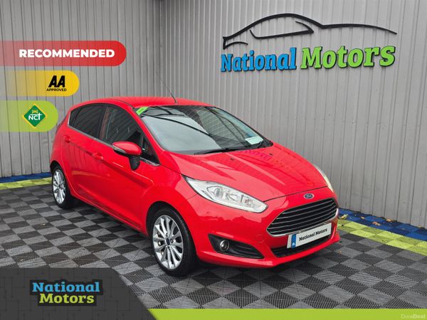 Ford Fiesta Hatchback, Petrol, 2015, Red