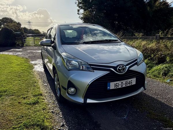 Toyota Yaris Hatchback, Petrol, 2016, Silver