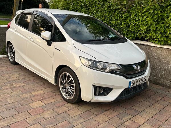 Honda Fit Hatchback, Petrol Hybrid, 2015, White