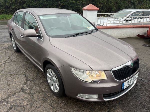 Skoda Superb Saloon, Diesel, 2012, Purple