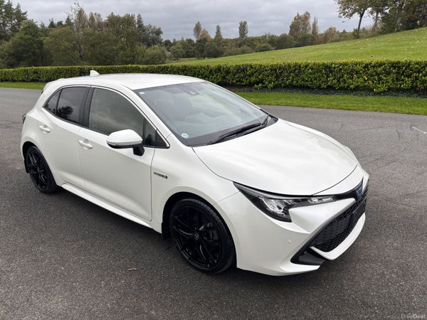Toyota Corolla Hatchback, Petrol Hybrid, 2018, White