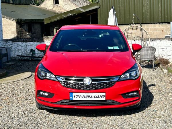 Vauxhall Astra Hatchback, Diesel, 2017, Red