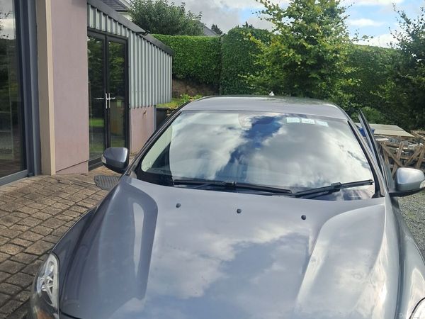 Volvo V40 Hatchback, Diesel, 2016, Grey