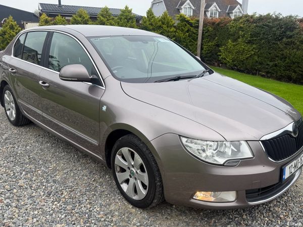 Skoda Superb Saloon, Diesel, 2012, Purple
