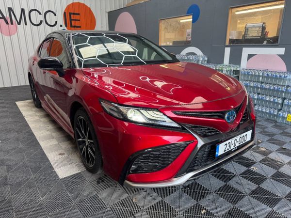 Toyota Camry Saloon, Petrol, 2023, Red