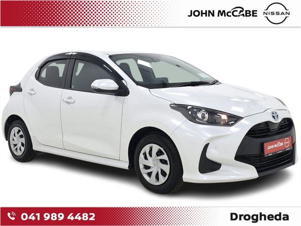 Toyota Yaris Hatchback, Petrol Hybrid, 2023, White