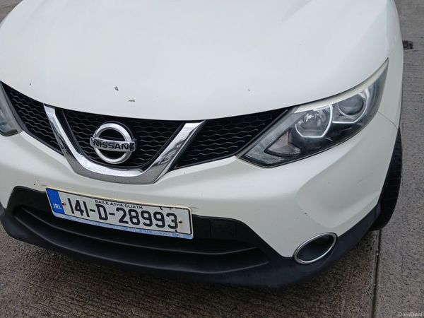 Nissan Qashqai Hatchback, Diesel, 2014, White