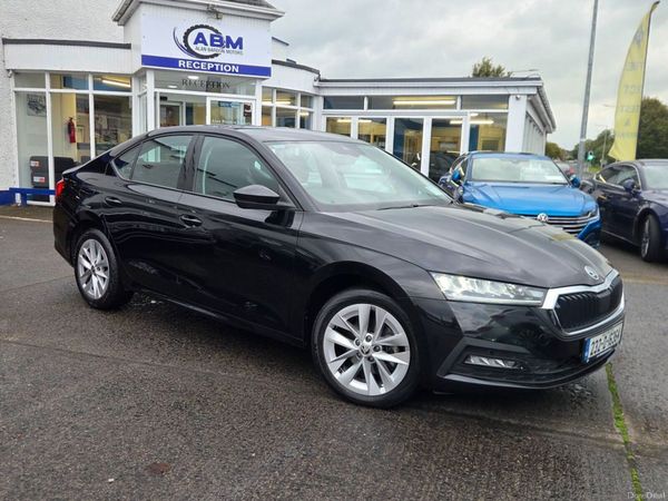Skoda Octavia Saloon, Diesel, 2023, Black
