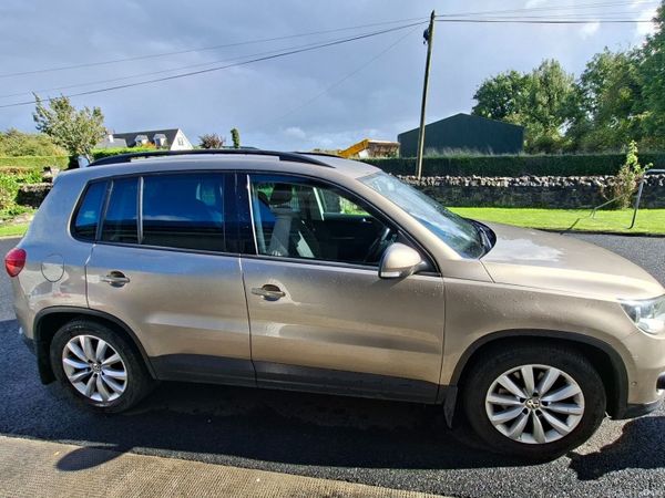 Volkswagen Tiguan SUV, Diesel, 2014, Brown