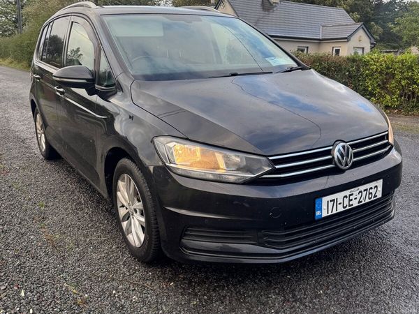 Volkswagen Touran MPV, Diesel, 2017, Black