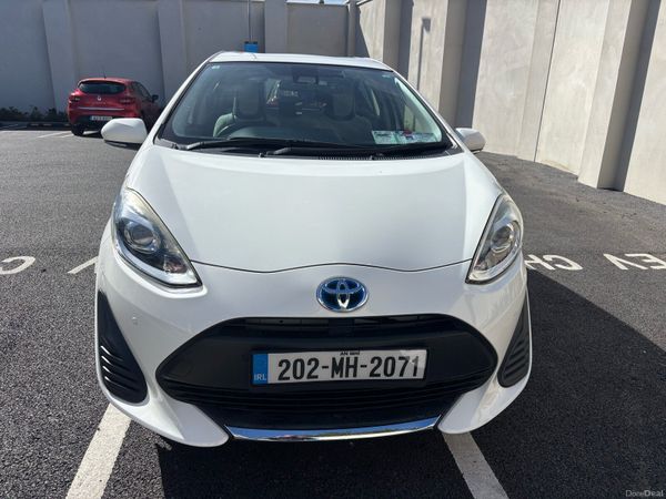 Toyota Aqua Hatchback, Petrol Hybrid, 2020, Silver