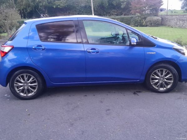 Toyota Yaris MPV, Petrol Hybrid, 2018, Blue