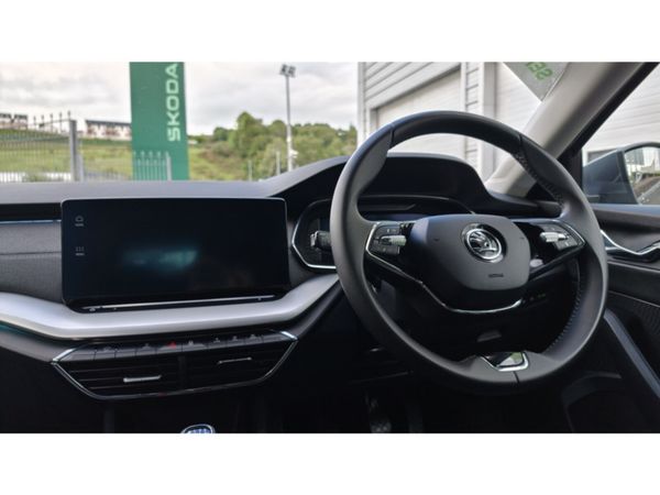Skoda Octavia Saloon, Diesel, 2023, Grey