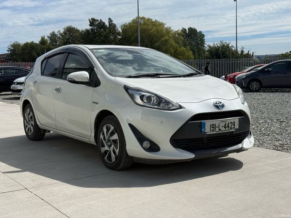 Toyota Aqua Hatchback, Petrol Hybrid, 2019, White