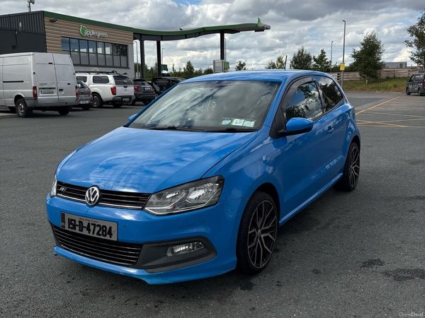Volkswagen Polo Hatchback, Petrol, 2015, Blue